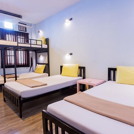 Oldtown Hostel Bangkok Exterior foto