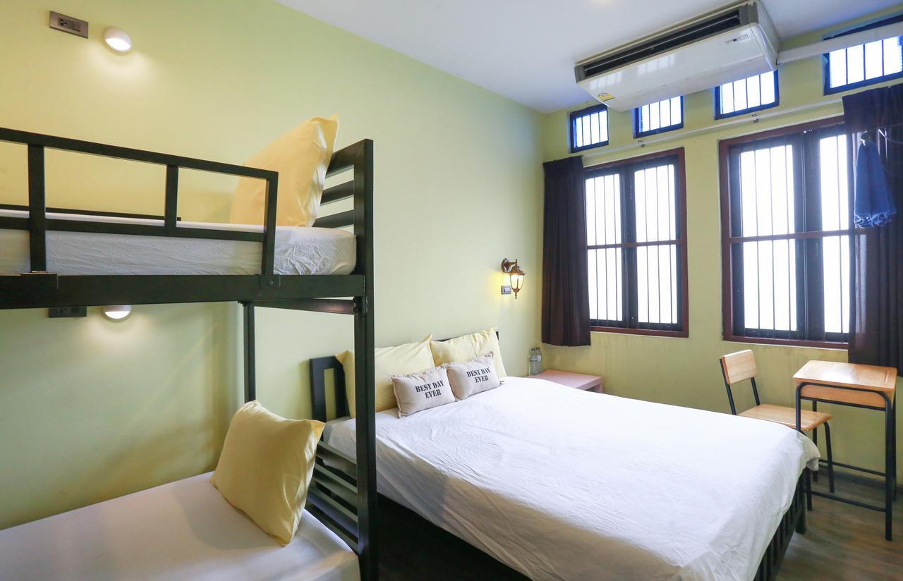 Oldtown Hostel Bangkok Exterior foto
